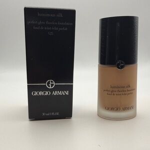 Giorgio Armani Luminous Silk Foundation - Tan